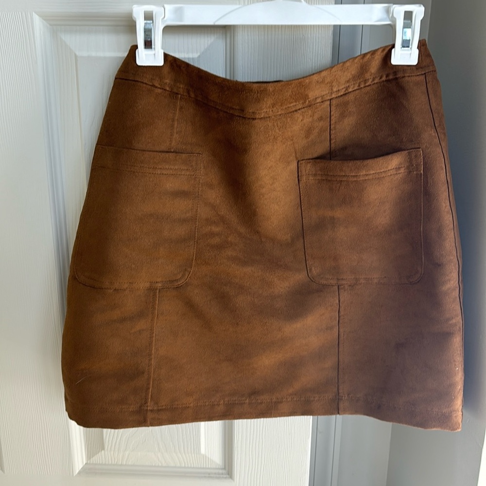 Faux suede skirt. Dark Tan. Old Navy Size 4.